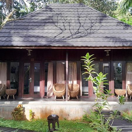 Kasuari Valley Beach Resort Sorong Exterior foto