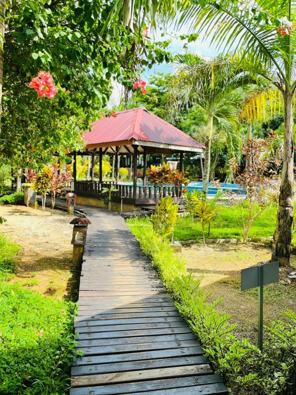 Kasuari Valley Beach Resort Sorong Exterior foto