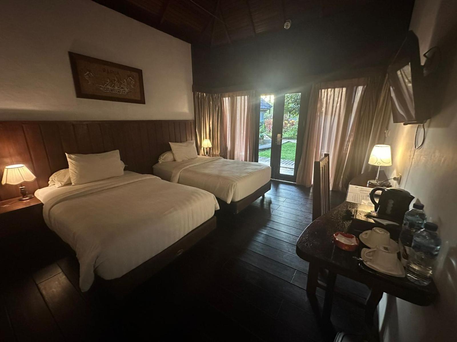 Kasuari Valley Beach Resort Sorong Exterior foto